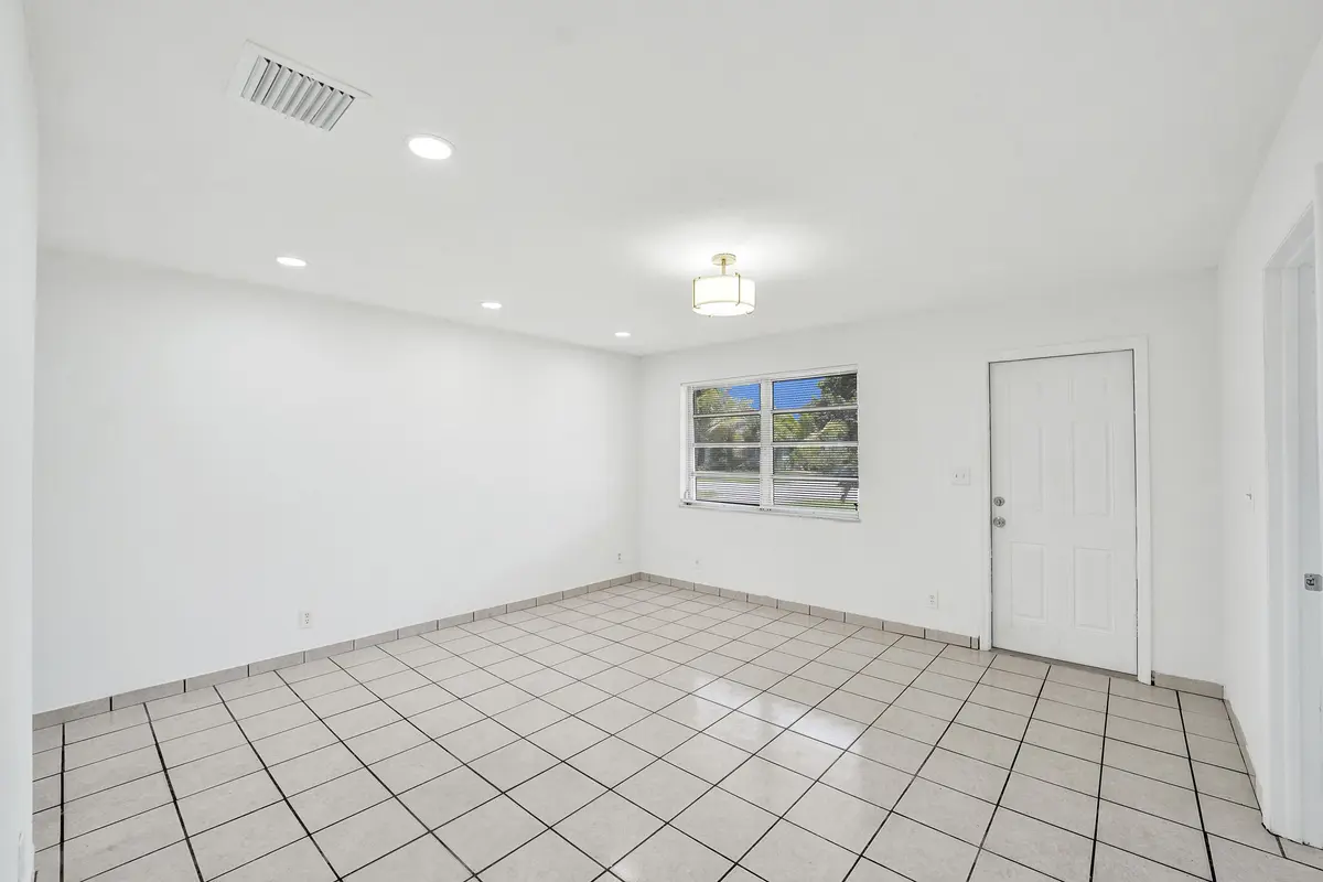Unit 1 - Front Room at 5830 Garfield Street, Hollywood