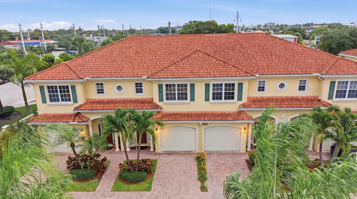 6_01 at 556 Marbella Circle, North Palm Beach