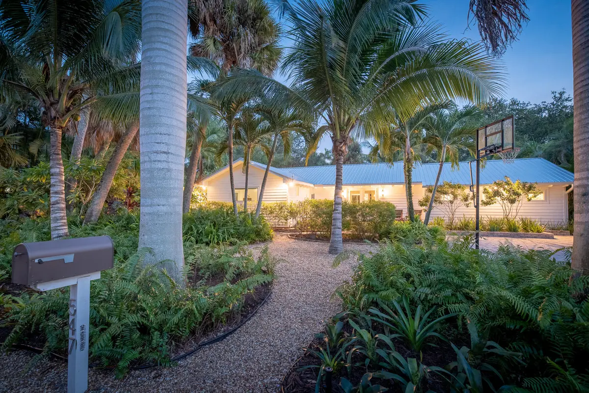 547 SW Riverview St, Stuart, FL 34994 - at 547 SW Riverview Street, Stuart