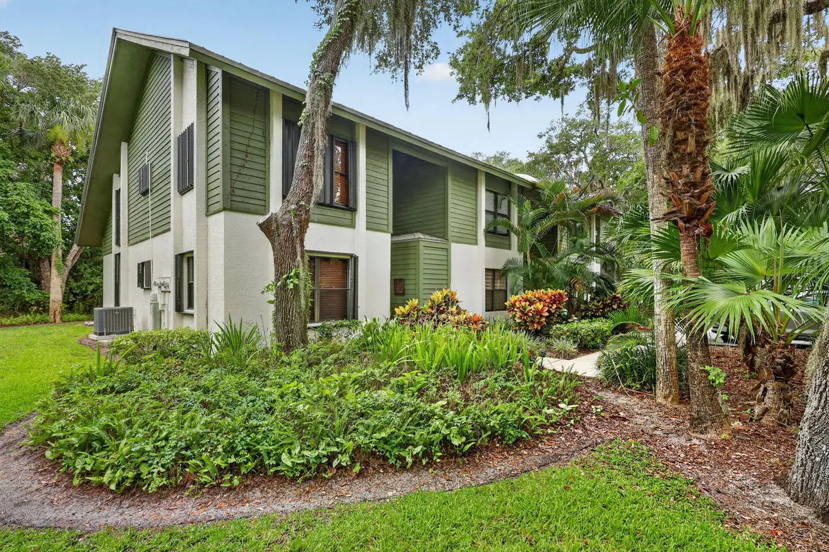 2-web-or-mls-7R7A0898 at 5250 SE Seascape Way 102, Stuart