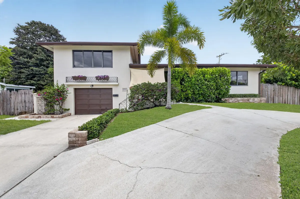 Front Exterior at 424 NW 12th Avenue, Boca Raton