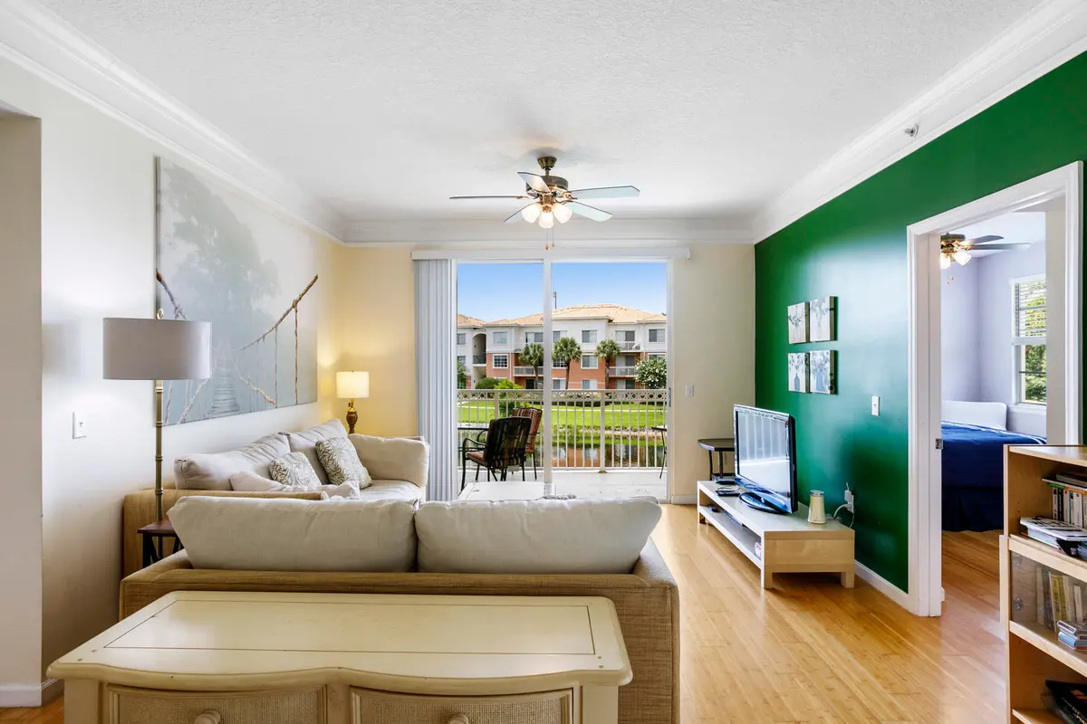 Living room at 10208 Myrtlewood Circle, Palm Beach Gardens