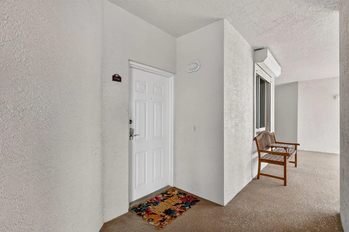 5-web-or-mls-7R7A1141 at 4160 N Hwy A1a 704a, Fort Pierce