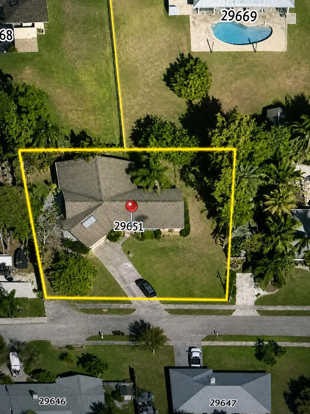 lot lines at 1321 SW Nikoma Street, Palm City