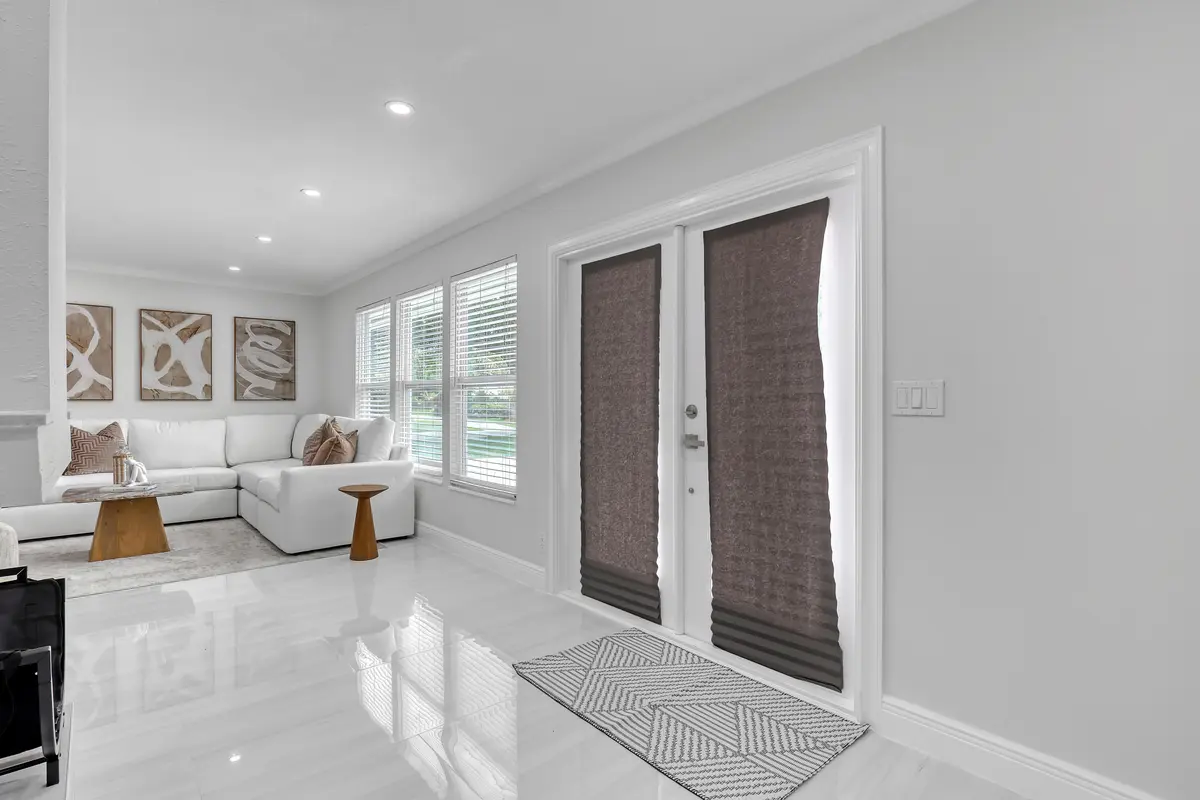 6185 White Oak (1) at 6185 White Oak Court, Jupiter