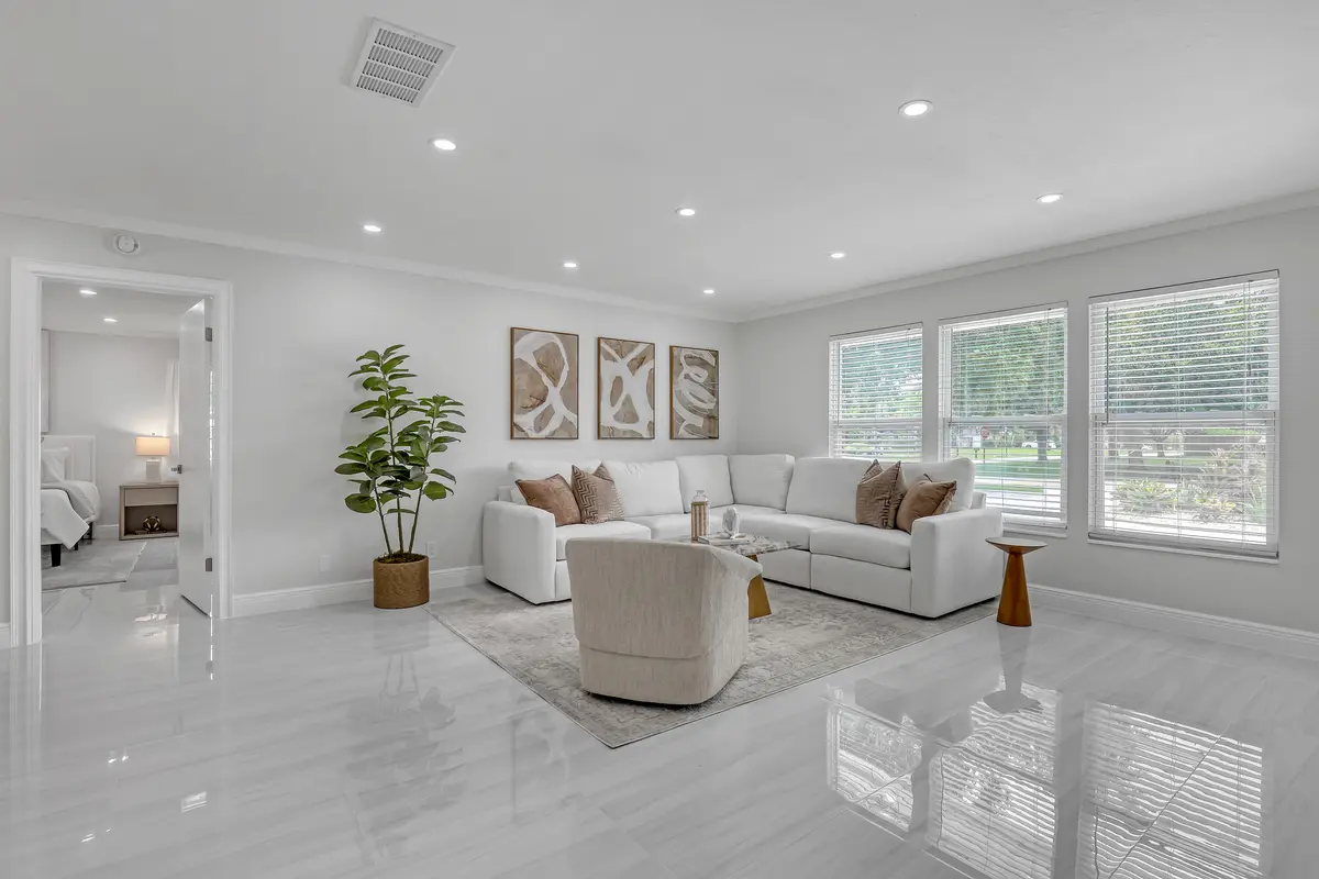 6185 White Oak (4) at 6185 White Oak Court, Jupiter