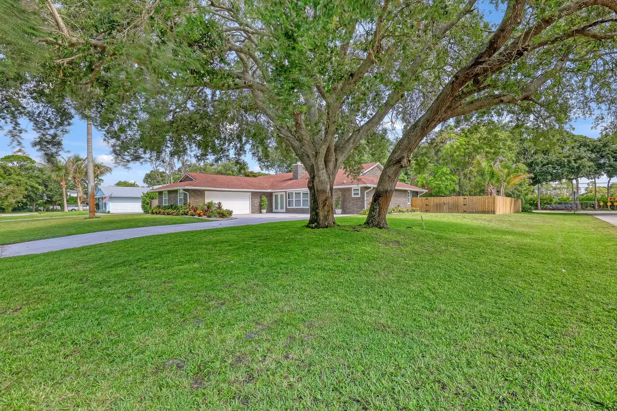 6185 White Oak (1) at 6185 White Oak Court, Jupiter