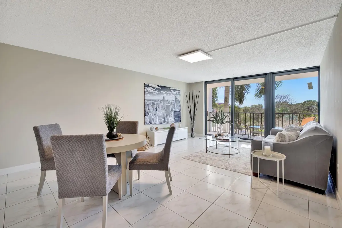 Diningroom-Livingroom at 1101 River Reach Drive 415, Fort Lauderdale