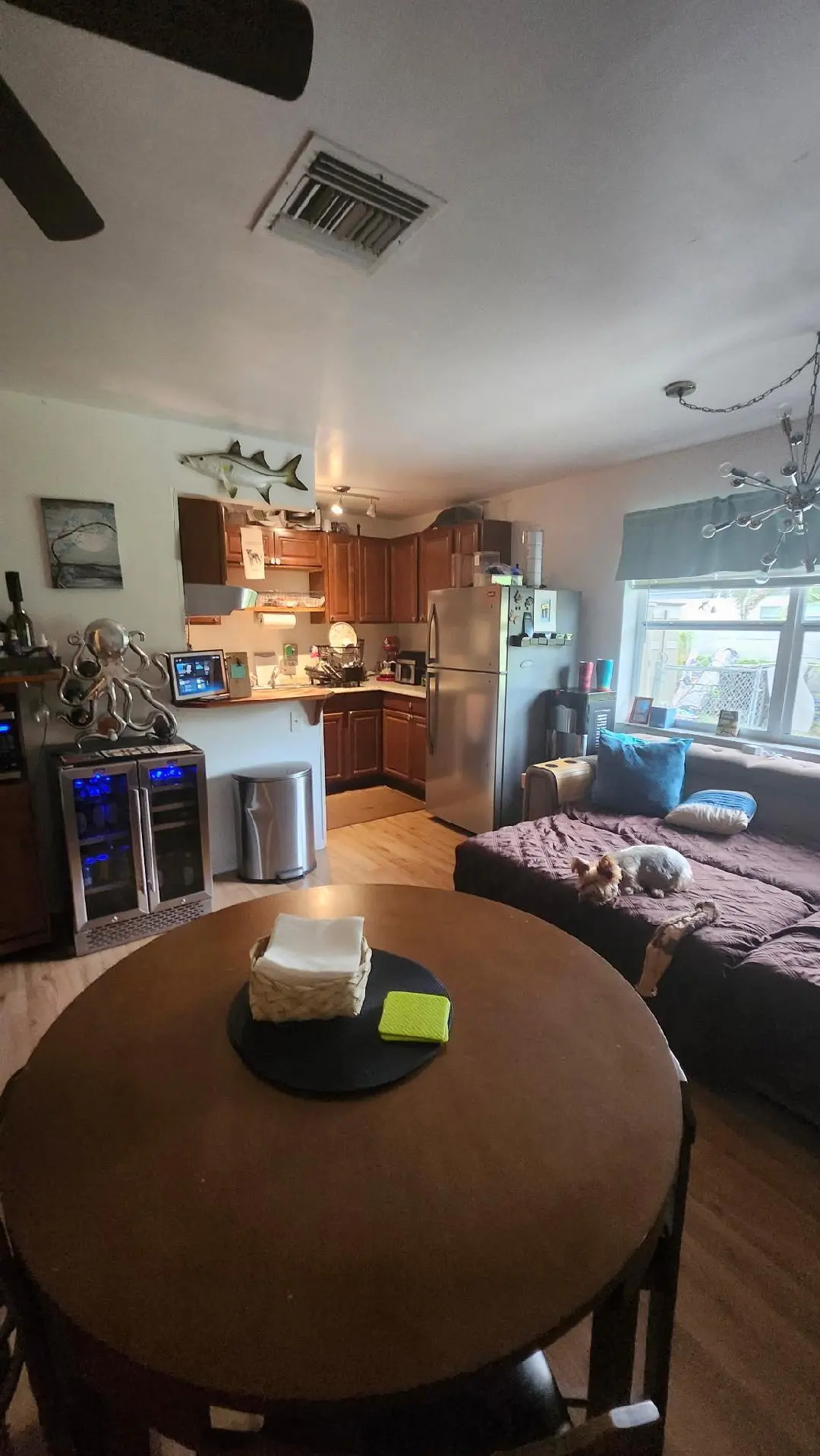 Living room at 8576 Sunset Drive 1, Palm Beach Gardens