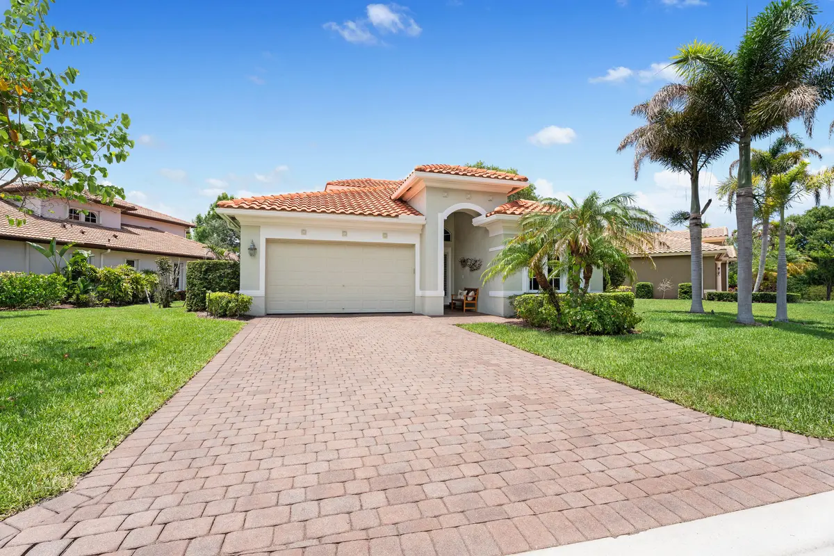 2_smg08897 at 910 SW Palm Cove Drive, Palm City