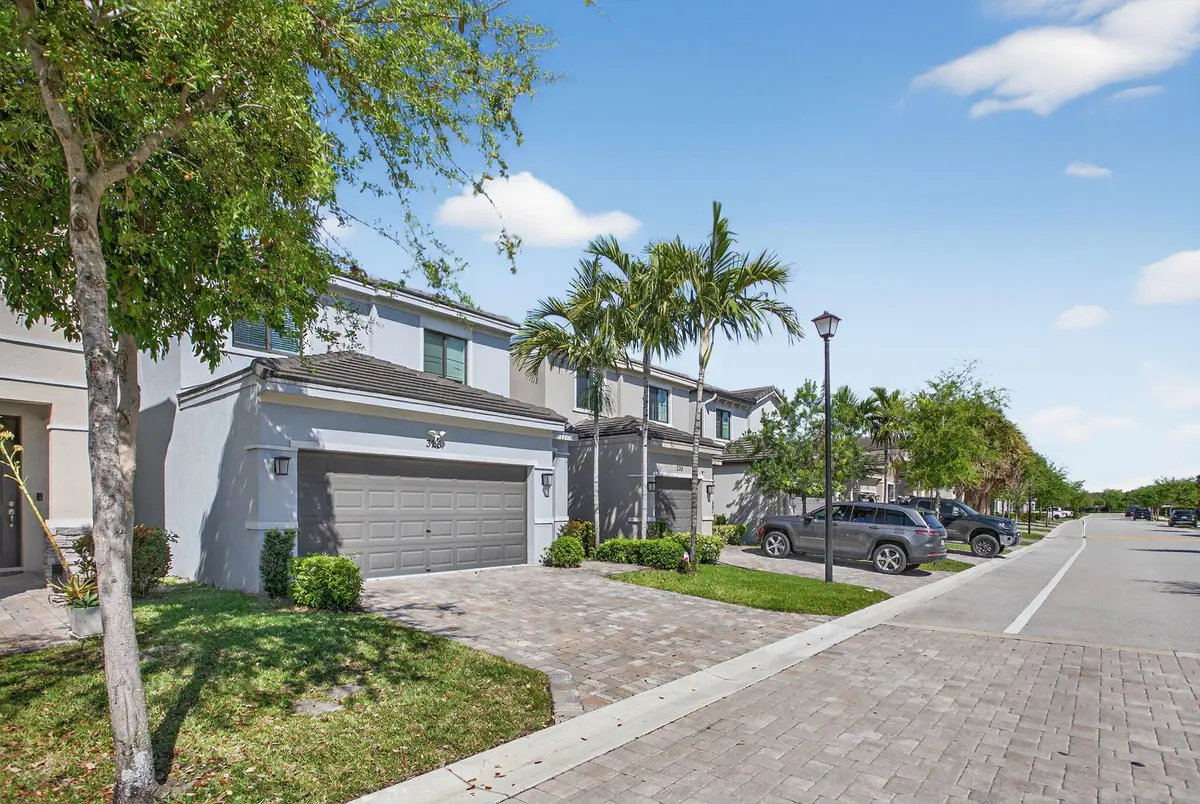 3-web-or-mls-325-6457 at 325 NW 33rd Lane, Pompano Beach