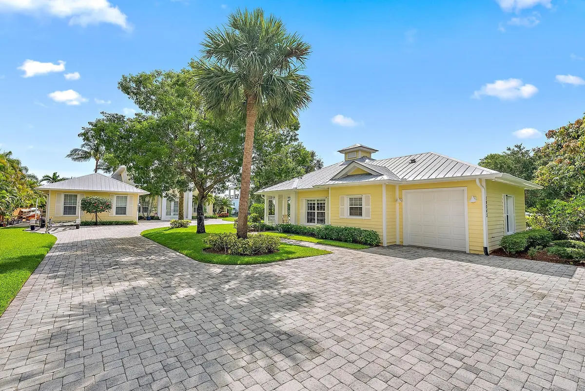 19043 SE Jupiter River Dr--21 at 19043 SE Jupiter River Drive Cottage, Jupiter