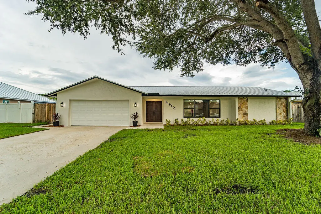 Front at 11910 Butternut Street, Palm Beach Gardens
