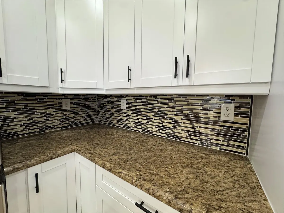 Lovely back splash at 749 SW 3rd Avenue, Pompano Beach