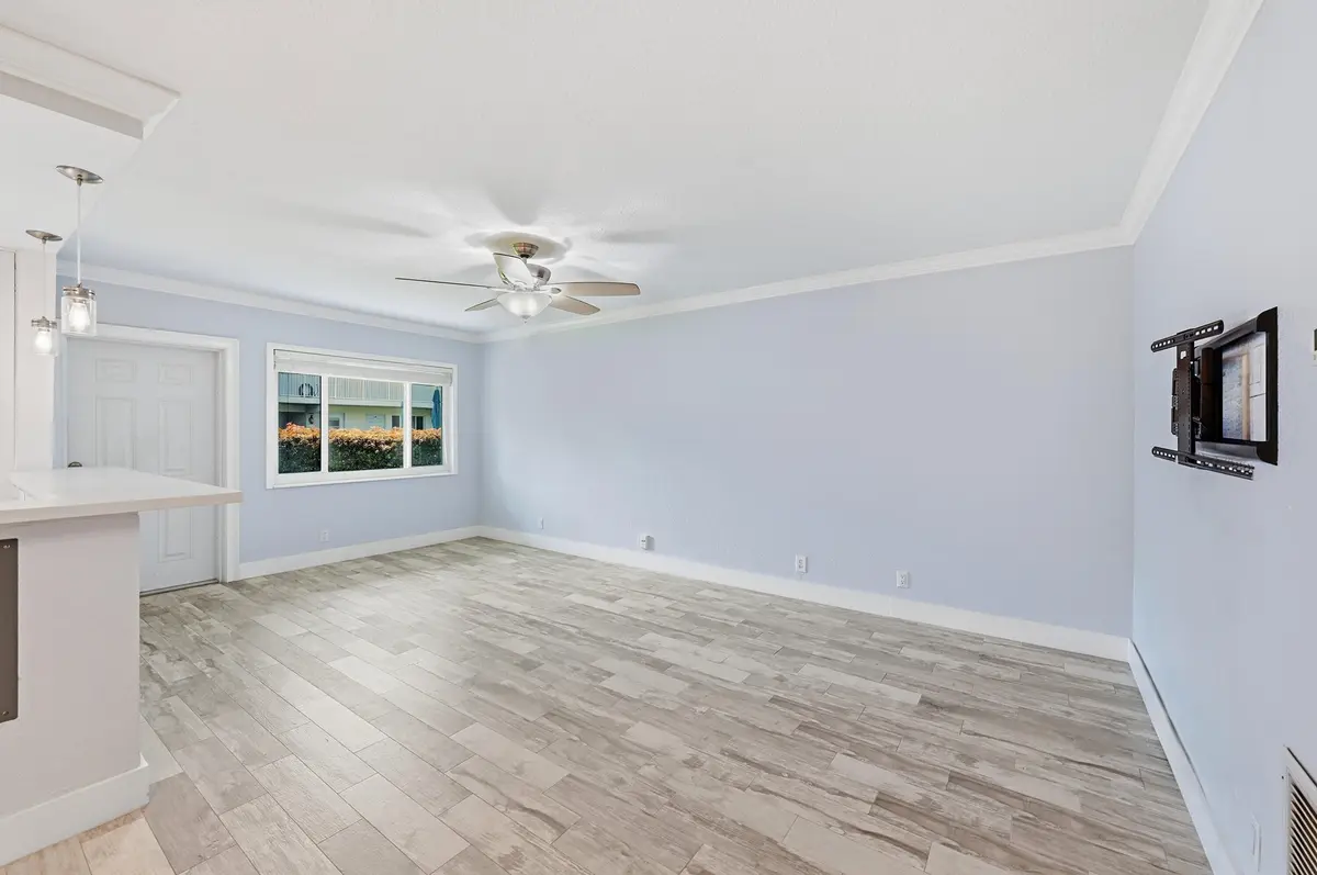 Living at 2110 NE 42nd Street 2b, Lighthouse Point