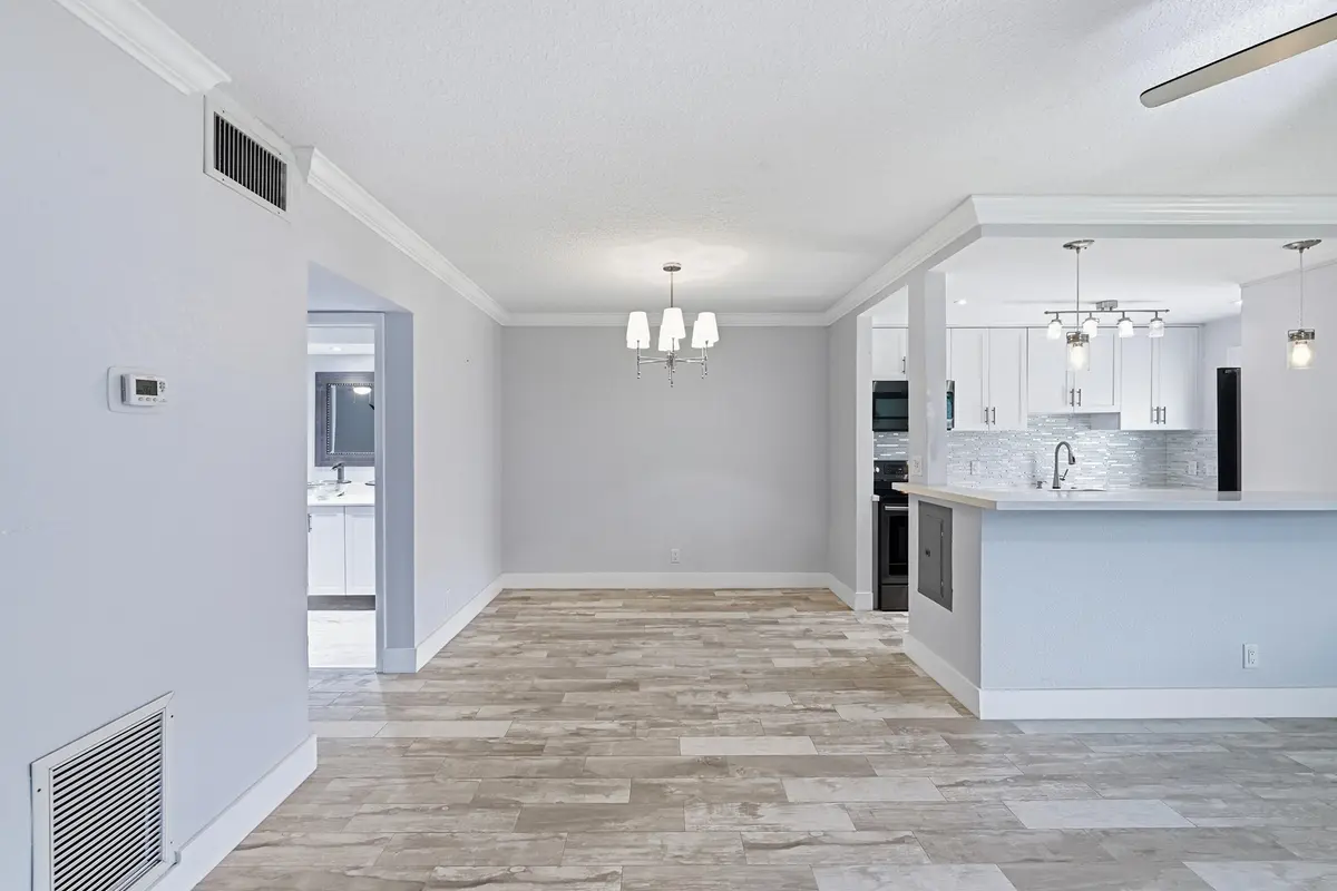 Dining at 2110 NE 42nd Street 2b, Lighthouse Point