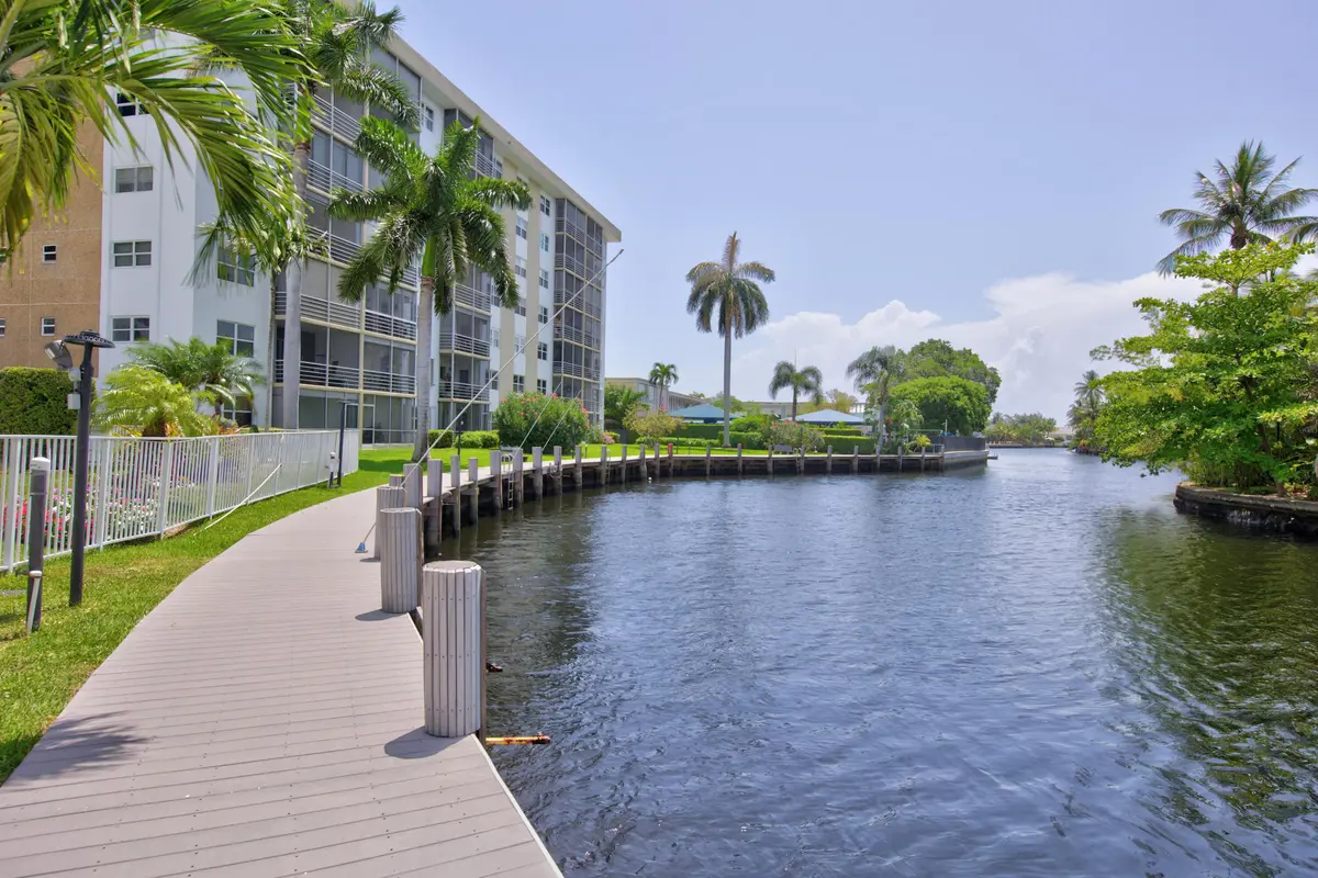 MG502-1 at 3010 NE 16th Avenue 502, Oakland Park
