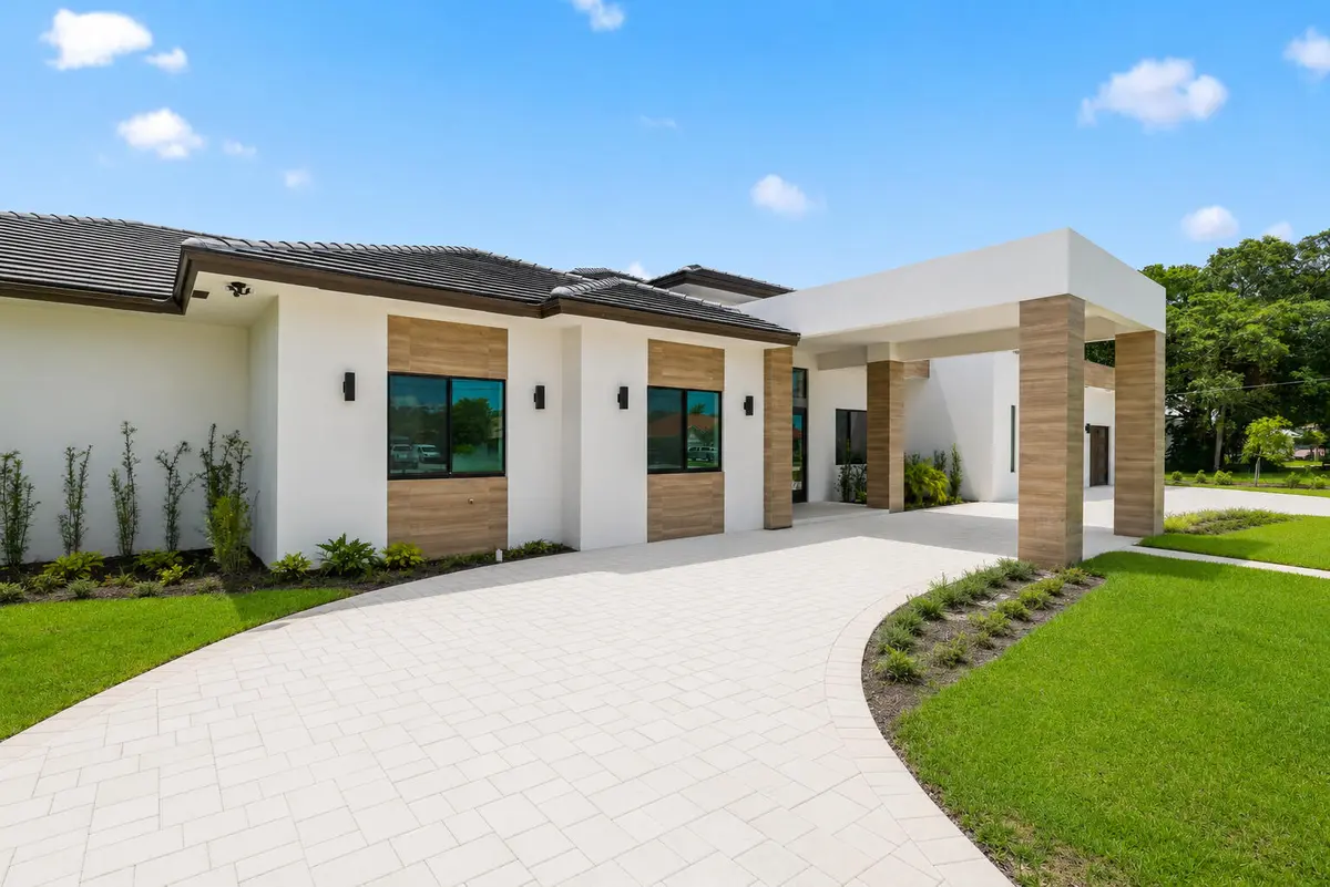 14817 Paddock Dr - 6.jpeg-FULL at 14817 Paddock Drive, Wellington