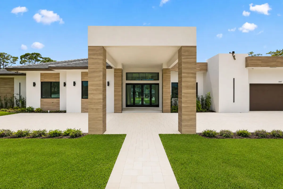 14817 Paddock Dr - 7.jpeg-FULL at 14817 Paddock Drive, Wellington