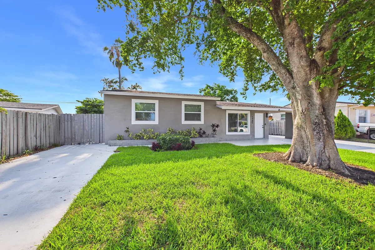CAM06286G6-PR0028-STILL015 at 1485 SW 47th Terrace, Fort Lauderdale