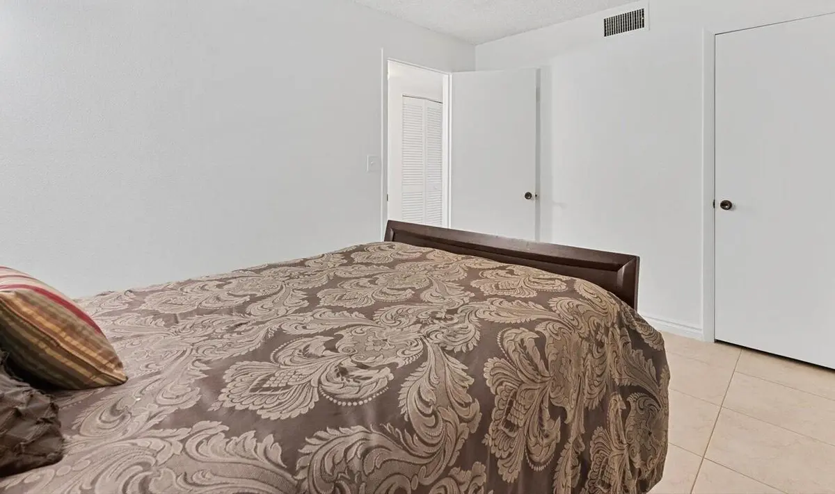 1 (2) at 10821 N Military Trail Apt 19, Palm Beach Gardens
