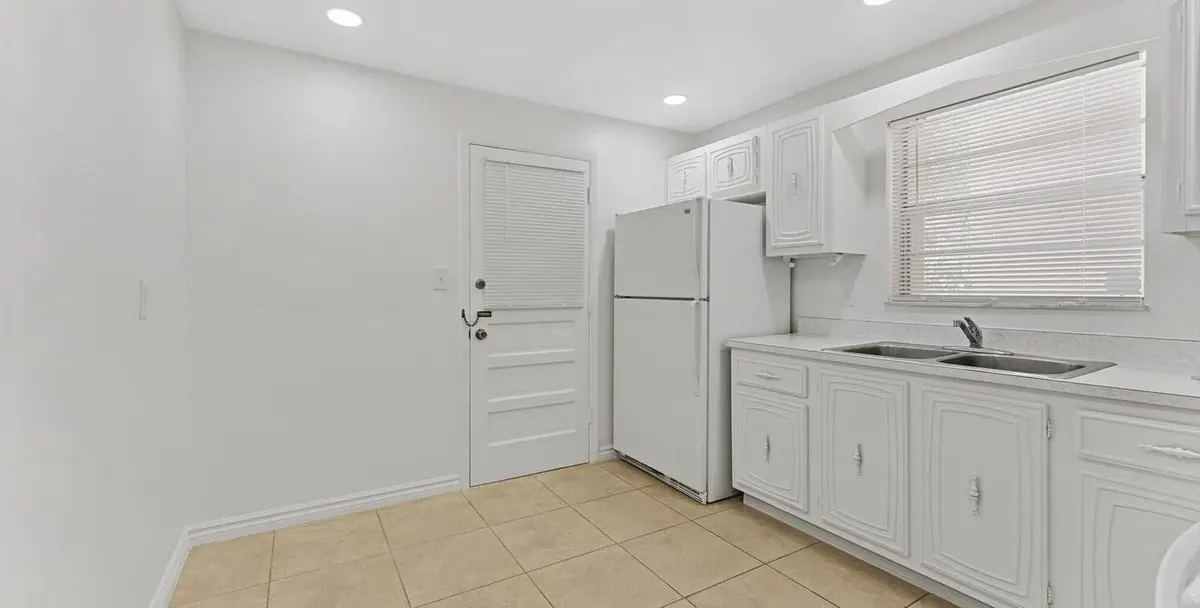 10821 N Military Trail Apt 19, Palm Beach Gardens, FL – photo 7