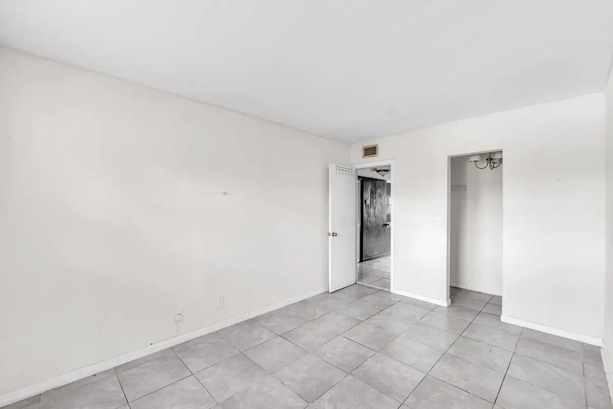 4050 NE 12th Terrace U38-4 at 4050 NE 12th Terrace 38, Oakland Park
