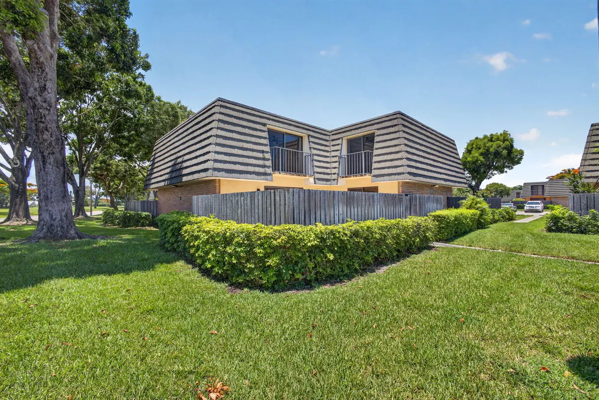 3-web-or-mls-5D1A6427 at 2101 21st Way, West Palm Beach