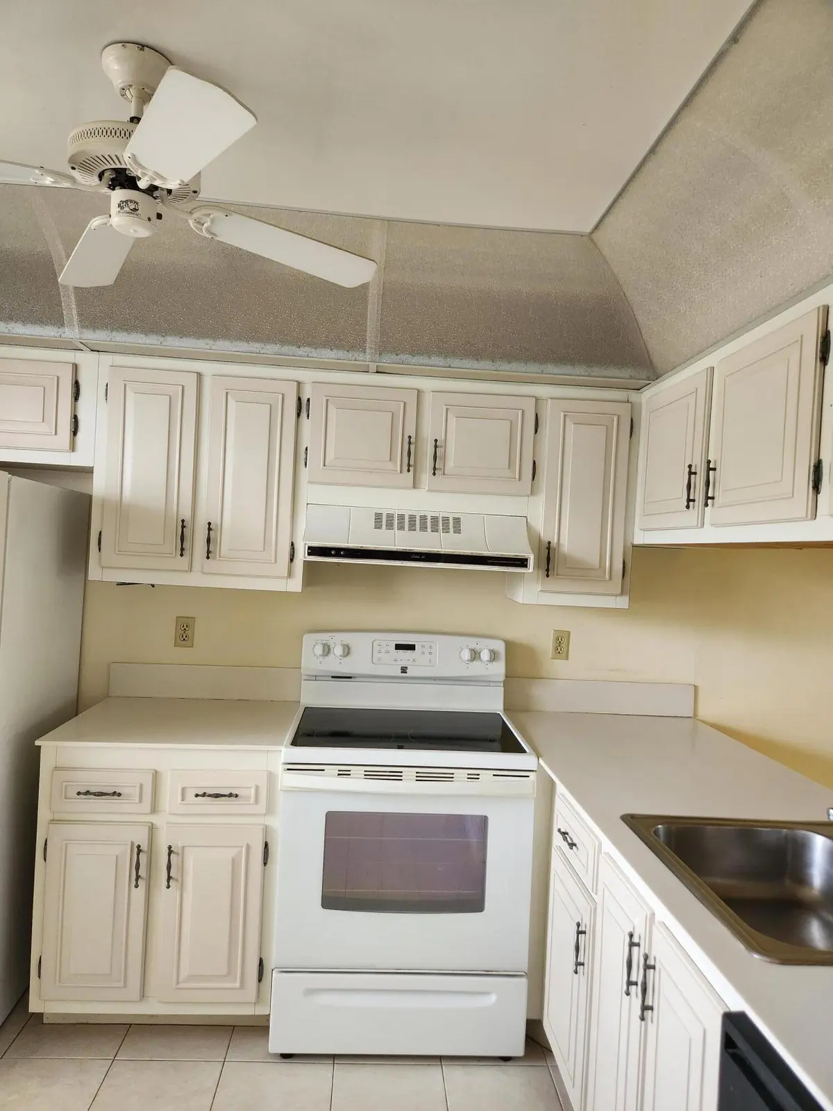 Kitchen 3 at 4501 Martinique Way C2, Coconut Creek