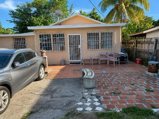1850 NW 35th Street, Miami, FL – photo 1