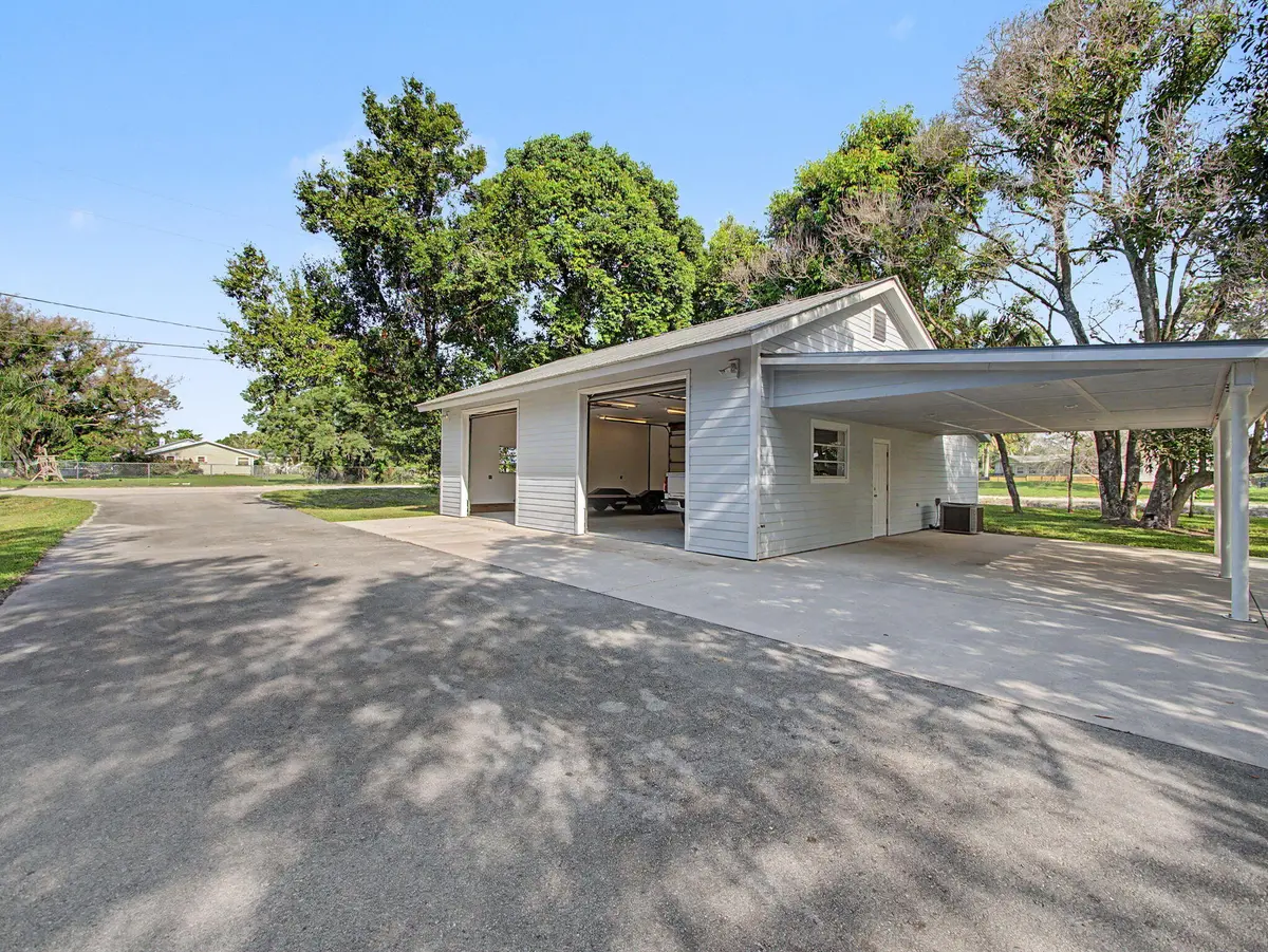 Garage 1 Boat/RV/Carport at 5625 SE Ault Avenue, Stuart