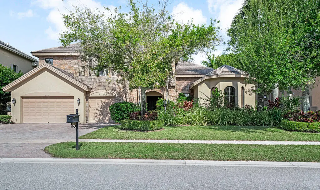 Front at 10513 Versailles Boulevard, Wellington