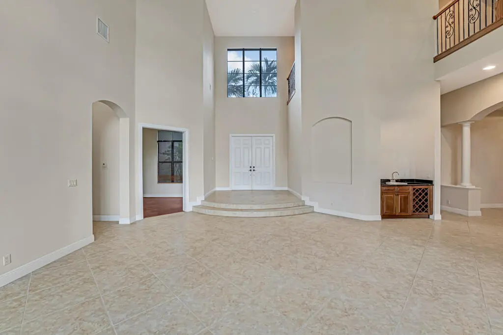 Foyer at 10513 Versailles Boulevard, Wellington