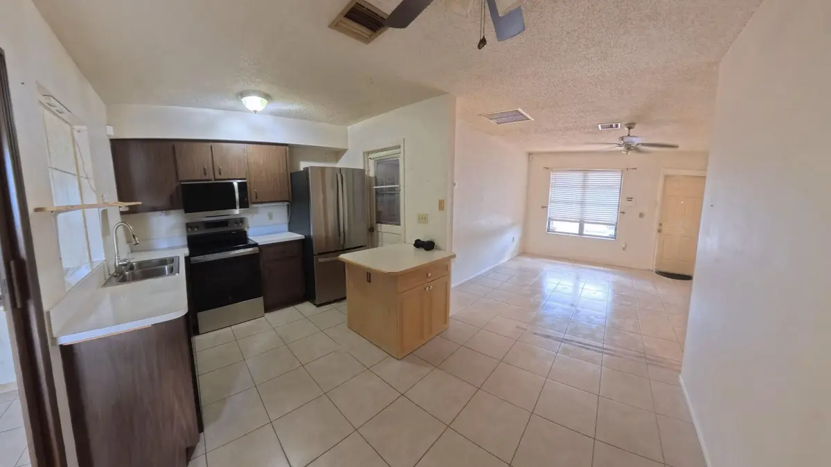 Kitchen at 372 NW Airoso Boulevard, Port St. Lucie