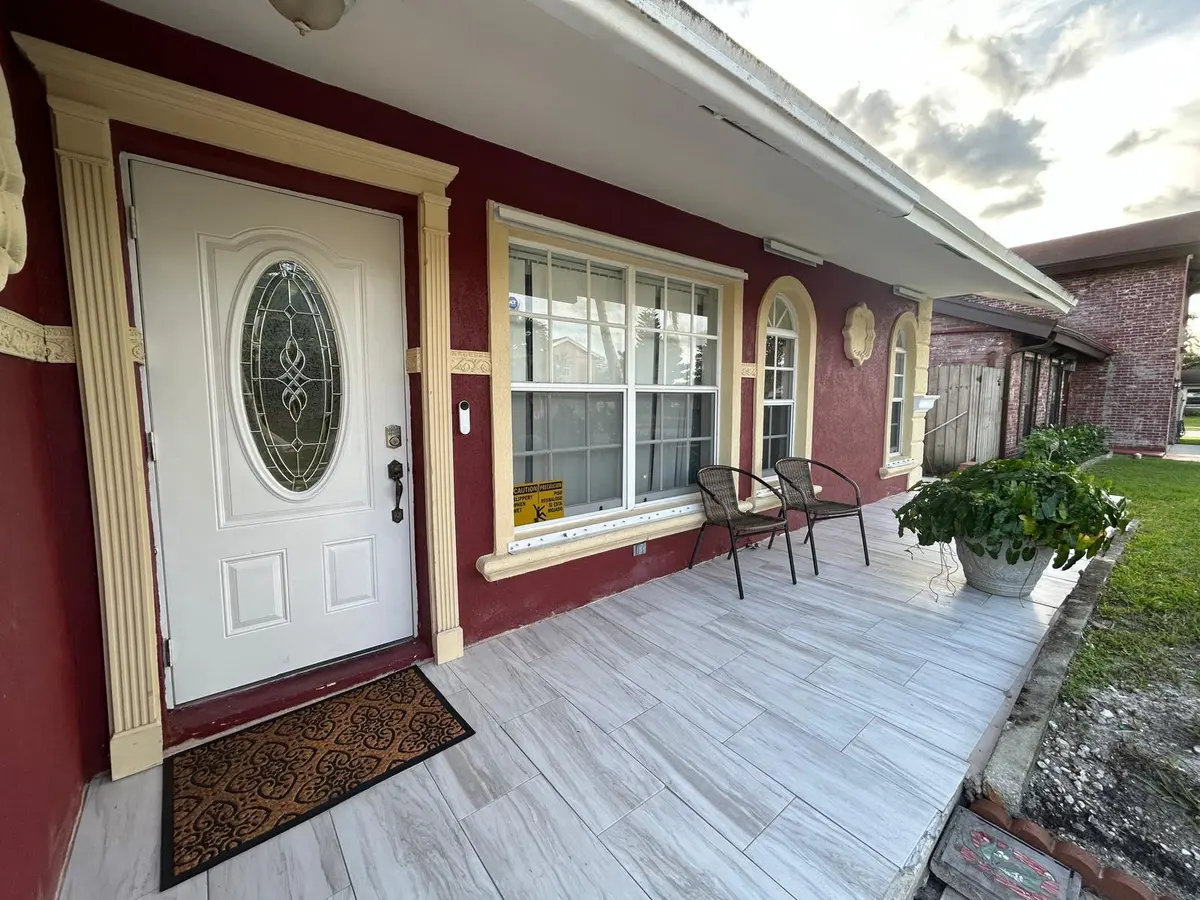 WhatsApp Image 2024-08-26 at 9.36.04 PM at 7526 SW 7th Court, North Lauderdale