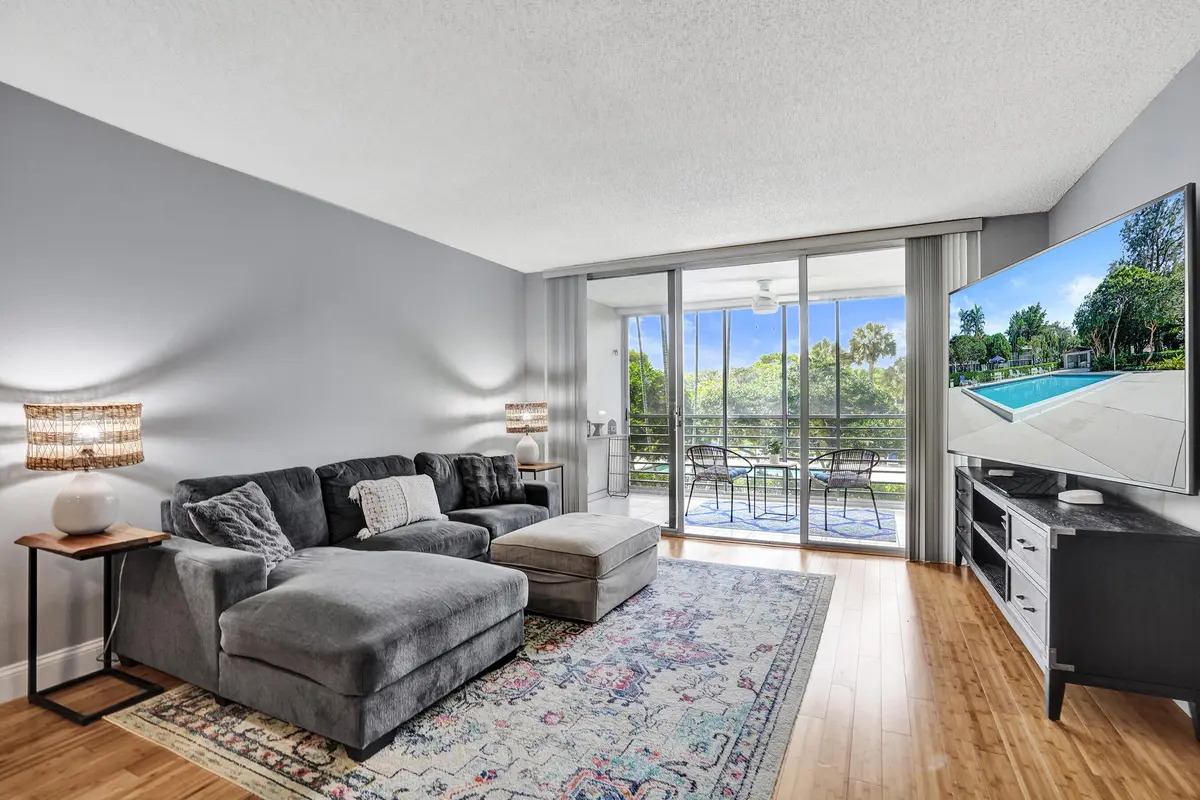 DSC01018 at 4200 Oaks Terrace 203, Pompano Beach