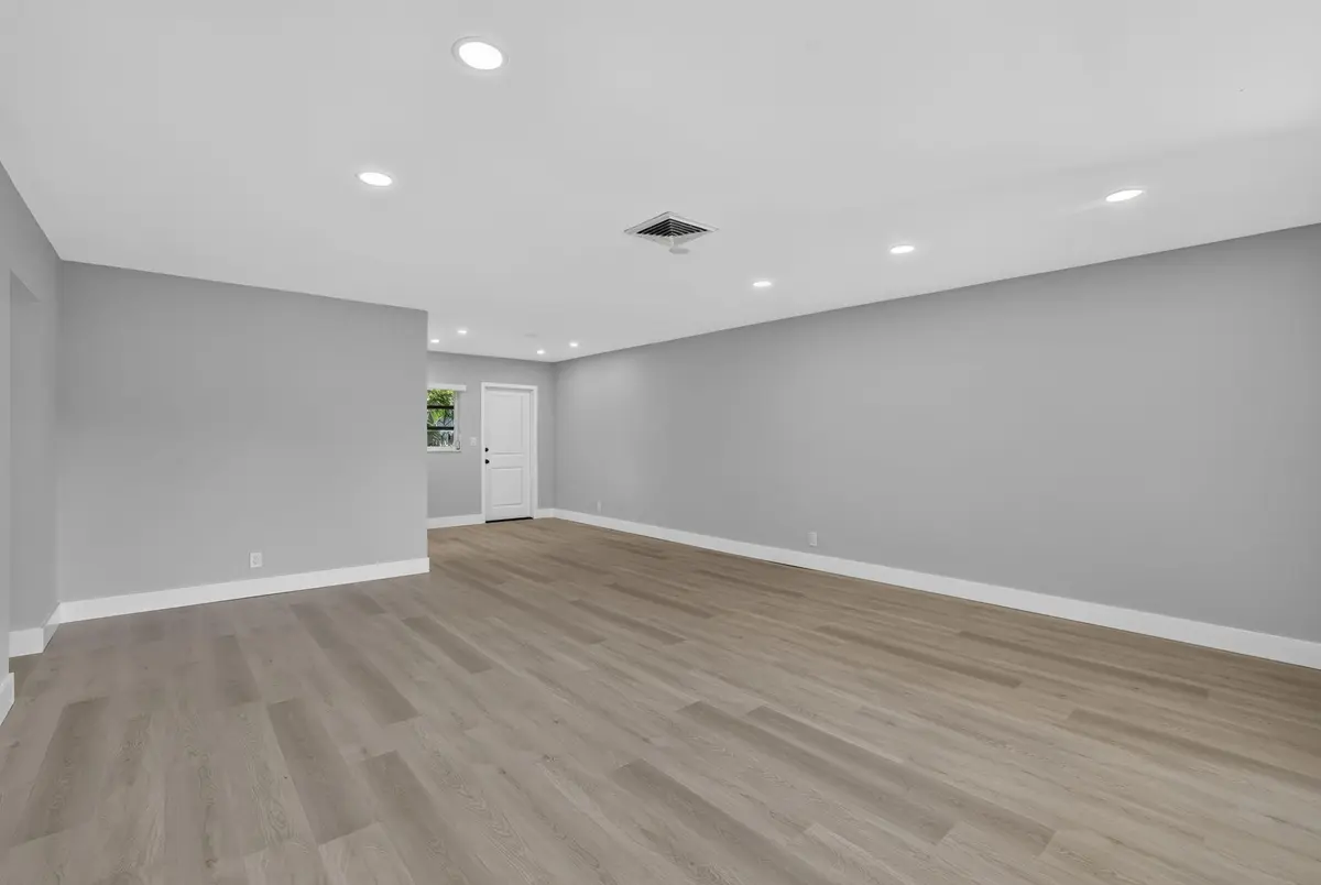 1-web-or-mls-8I8A0841 at 2755 NE 28th Avenue E2, Lighthouse Point