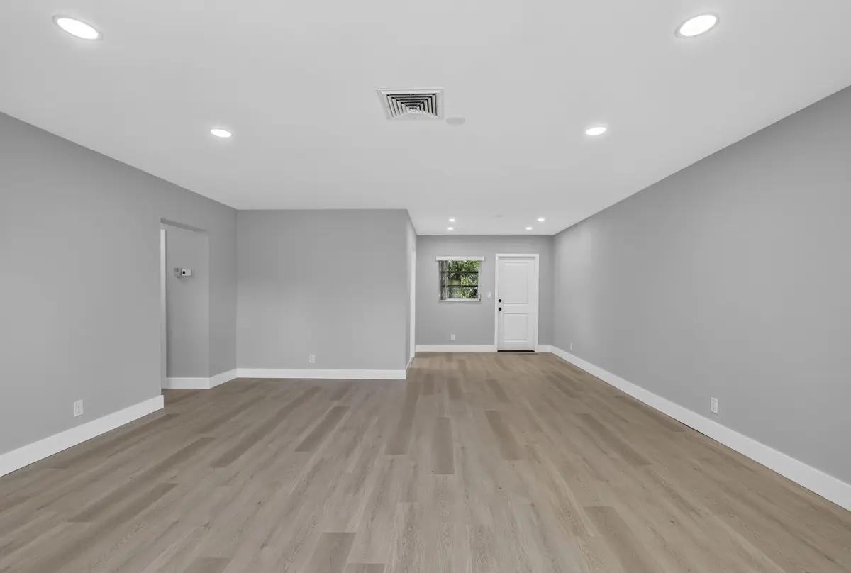 2-web-or-mls-8I8A0846 at 2755 NE 28th Avenue E2, Lighthouse Point