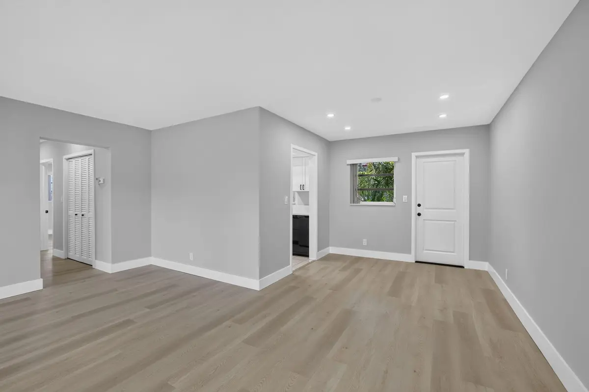 3-web-or-mls-8I8A0851 at 2755 NE 28th Avenue E2, Lighthouse Point