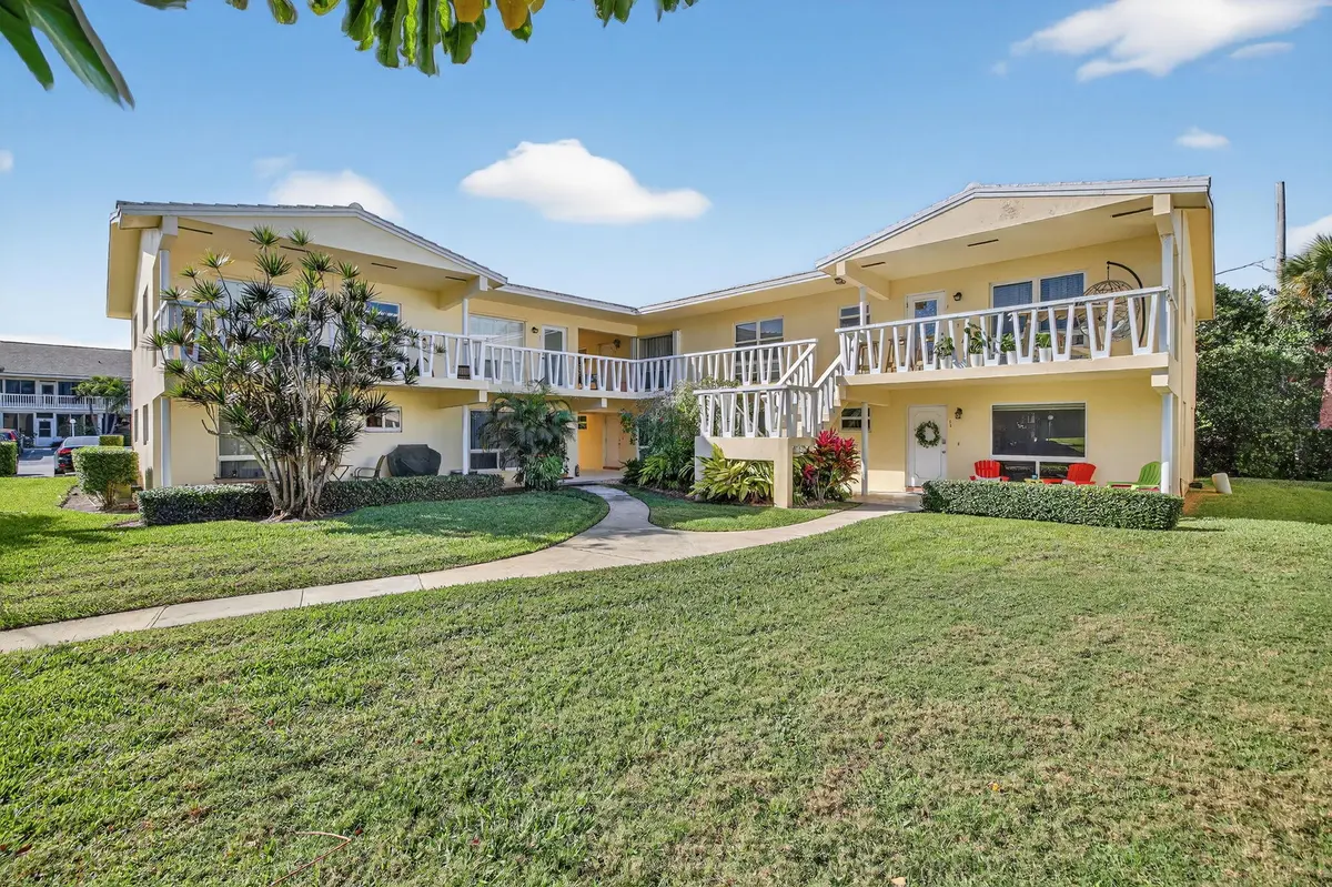 1-web-or-mls-699A5682 at 2755 NE 28th Avenue E2, Lighthouse Point
