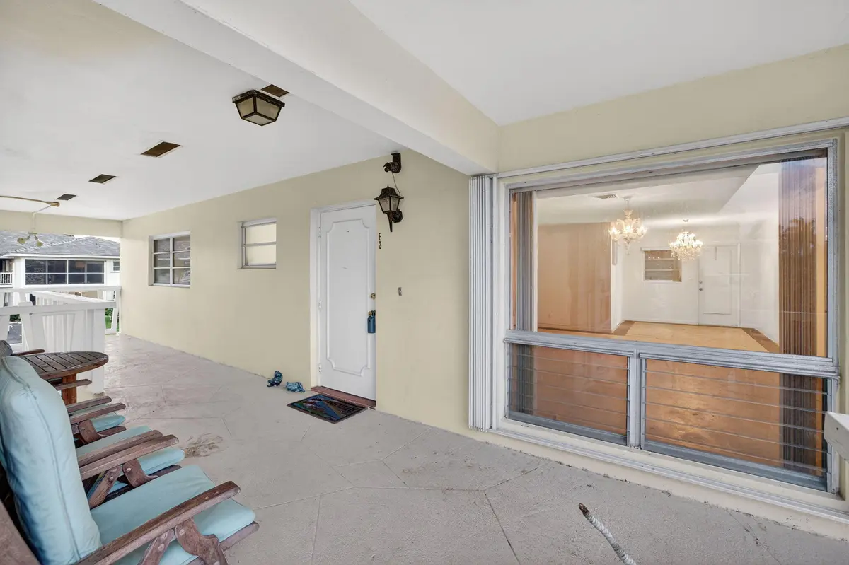 3-web-or-mls-699A7261 at 2755 NE 28th Avenue E2, Lighthouse Point
