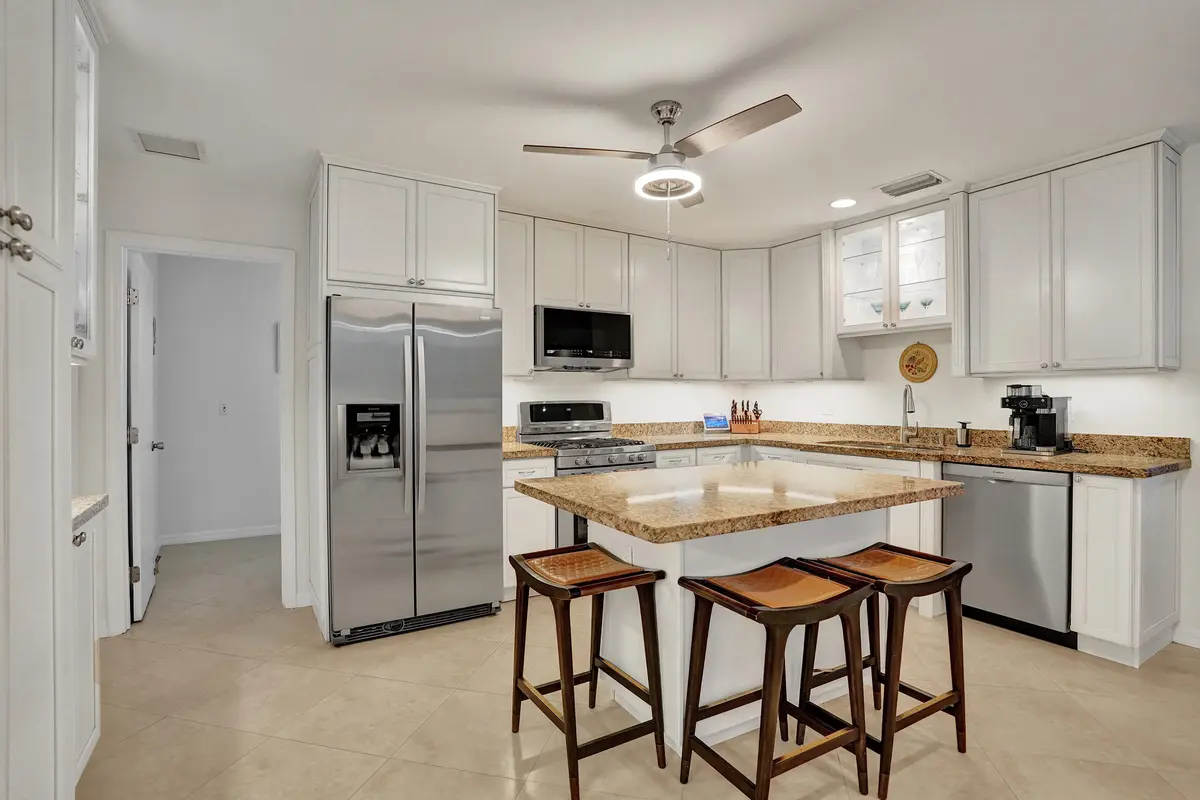 IMG_8357 at 240 SE 3rd Court, Pompano Beach