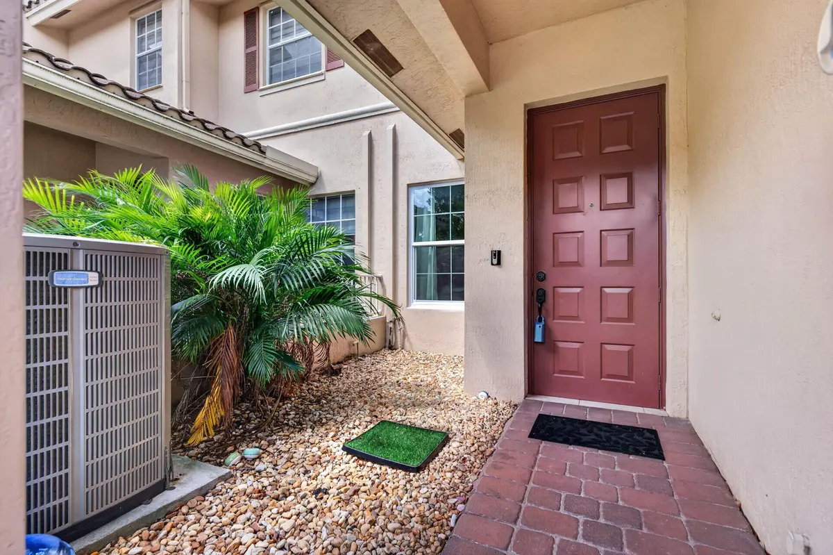 5-web-or-mls-DSC07990 at 3355 Lakeside Drive, Davie