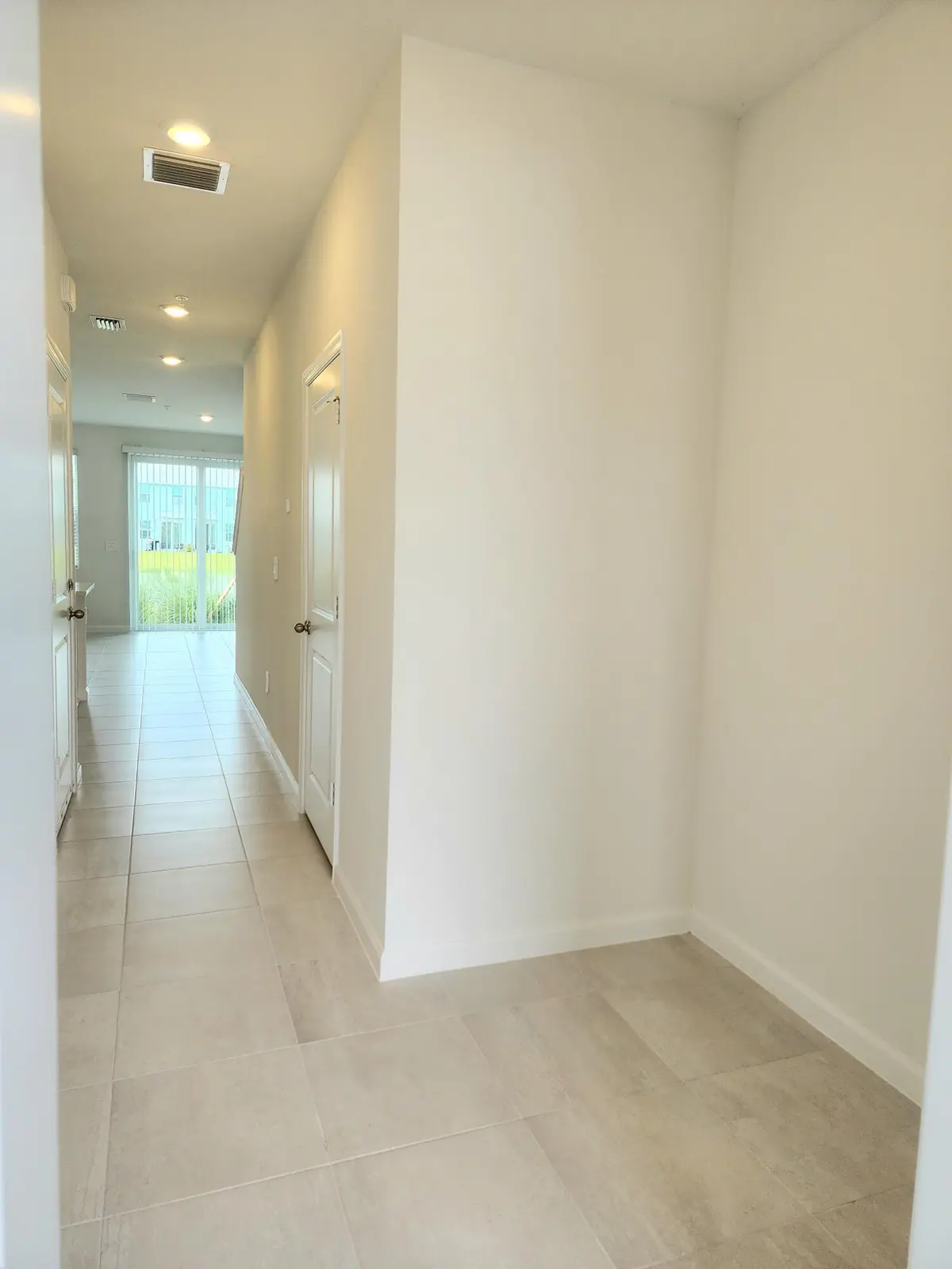 629 Salisbury Circle, Fort Pierce, FL – photo 2
