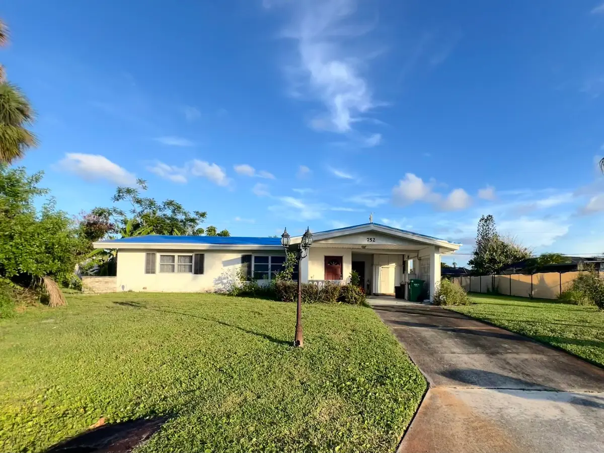 Front Elevation at 752 Oak Street, Port St. Lucie