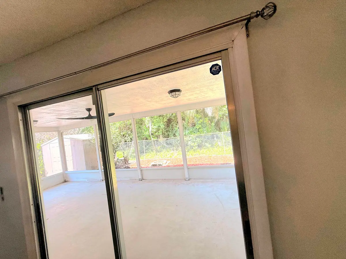 Screen patio at 2466 44th Avenue, Vero Beach