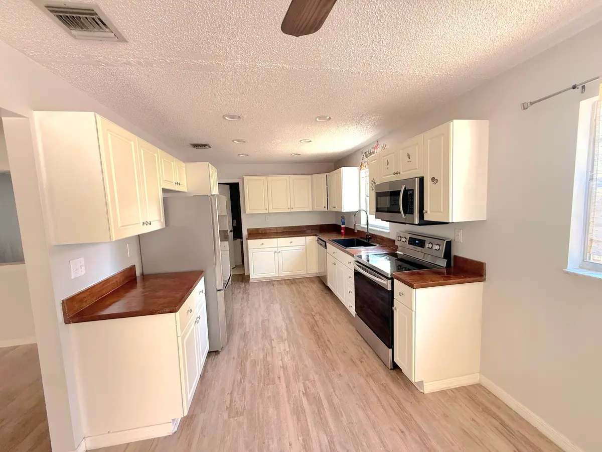 Kitchen at 2466 44th Avenue, Vero Beach