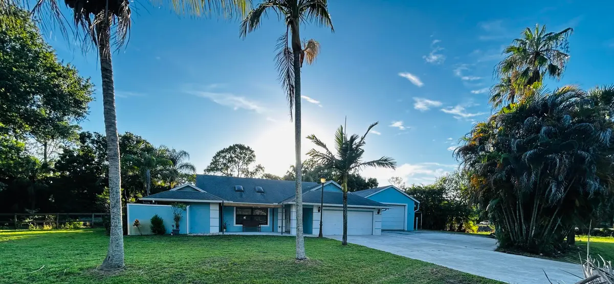 front entry at 17971 Mellen Lane, Jupiter