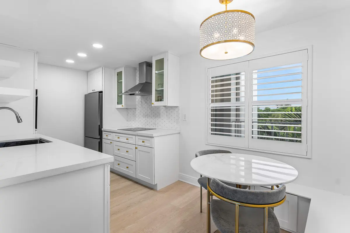 Eat-in Kitchen at 689 NE 6th Court 4050, Boynton Beach
