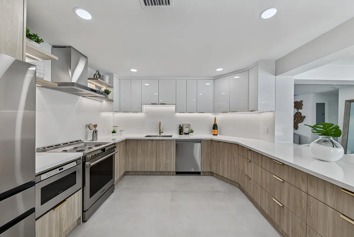 fitch-24 at 411 SE 2nd Avenue, Pompano Beach